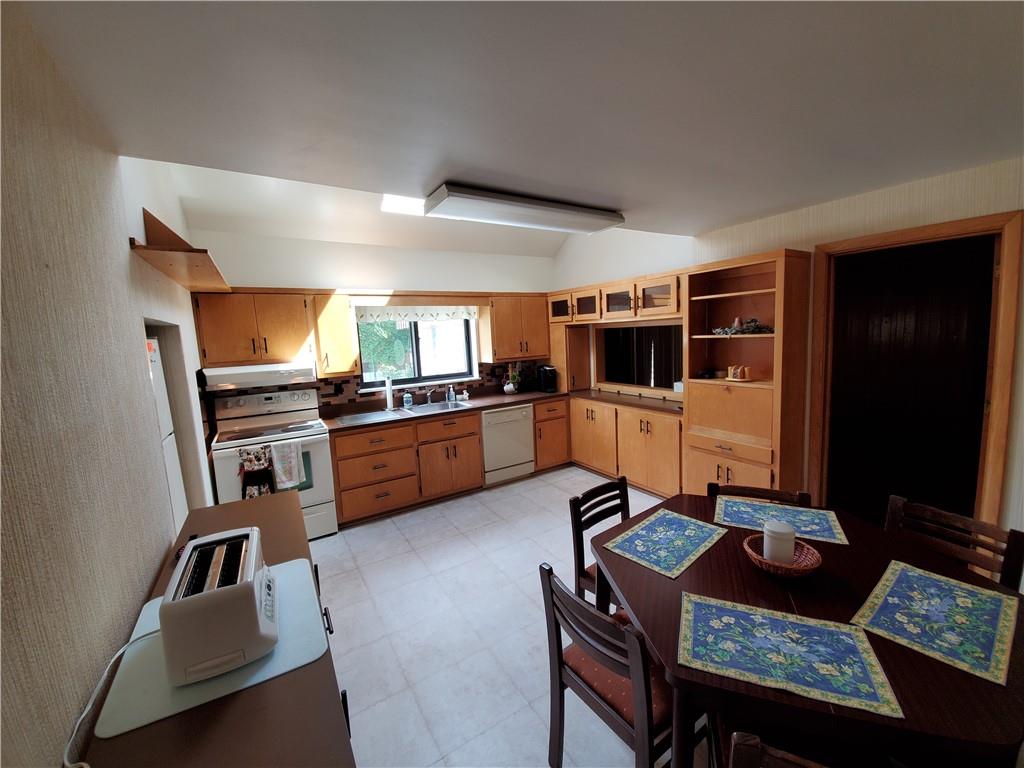 122 Germaine Road Butler, PA 16001 - Photo 3 of 24 Gallery Image 3