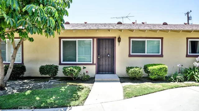 $468,000 | 1531 East La Palma Avenue, Unit C2, Anaheim, CA 92805