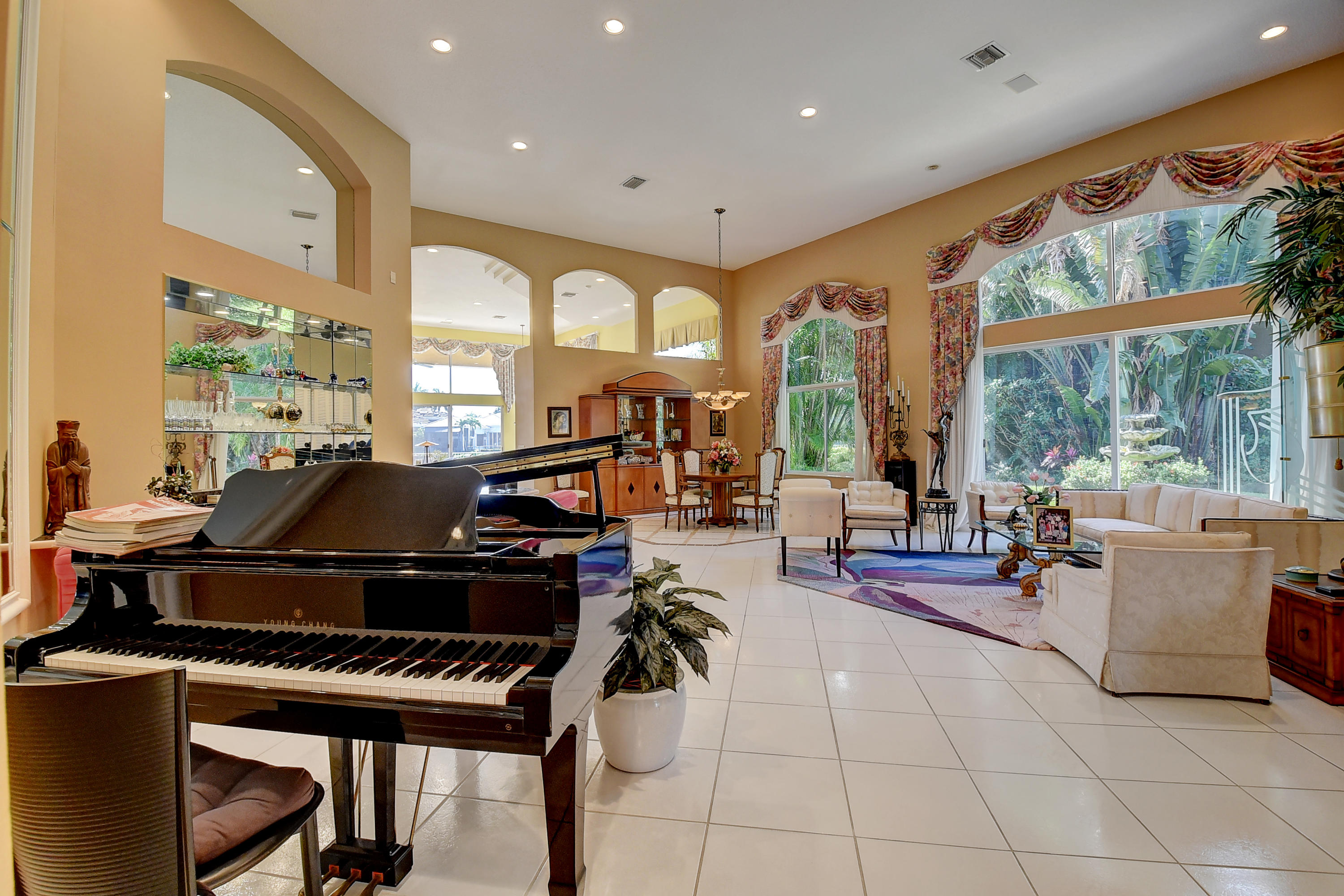 6574 Northwest 39th Terrace Boca Raton, FL 33496 - Photo 4 of 30 Living - Dining Area
