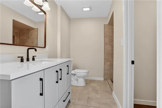 $200,000 | 8360 Northwest Barrybrooke Drive, Kansas City, MO 64151