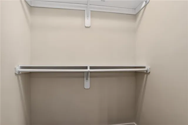 $200,000 | 8360 Northwest Barrybrooke Drive, Kansas City, MO 64151