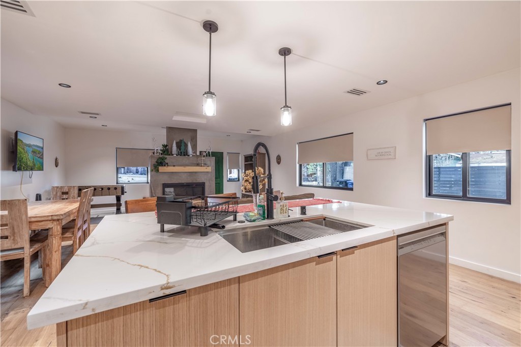 259 Victoria Sugarloaf, CA 92386 - Photo 7 of 33