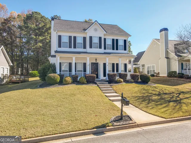 a swimming pool with the view of buildings