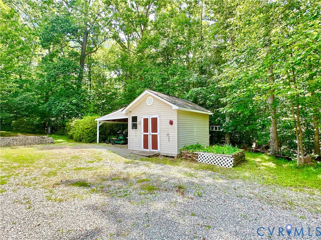 4352 Pierce Road Powhatan, VA 23139 - Photo 37 of 50