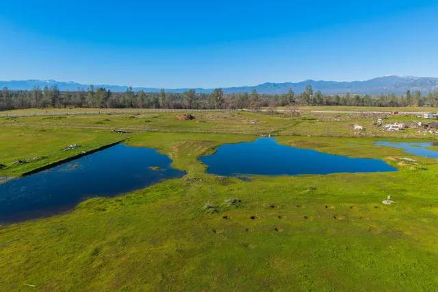 $299,900 | 6400 Dale Lane, Anderson, CA 96007