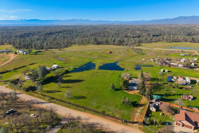 $299,900 | 6400 Dale Lane, Anderson, CA 96007