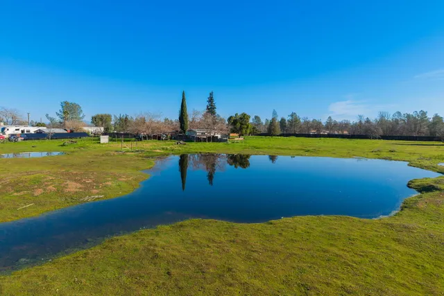 $299,900 | 6400 Dale Lane, Anderson, CA 96007