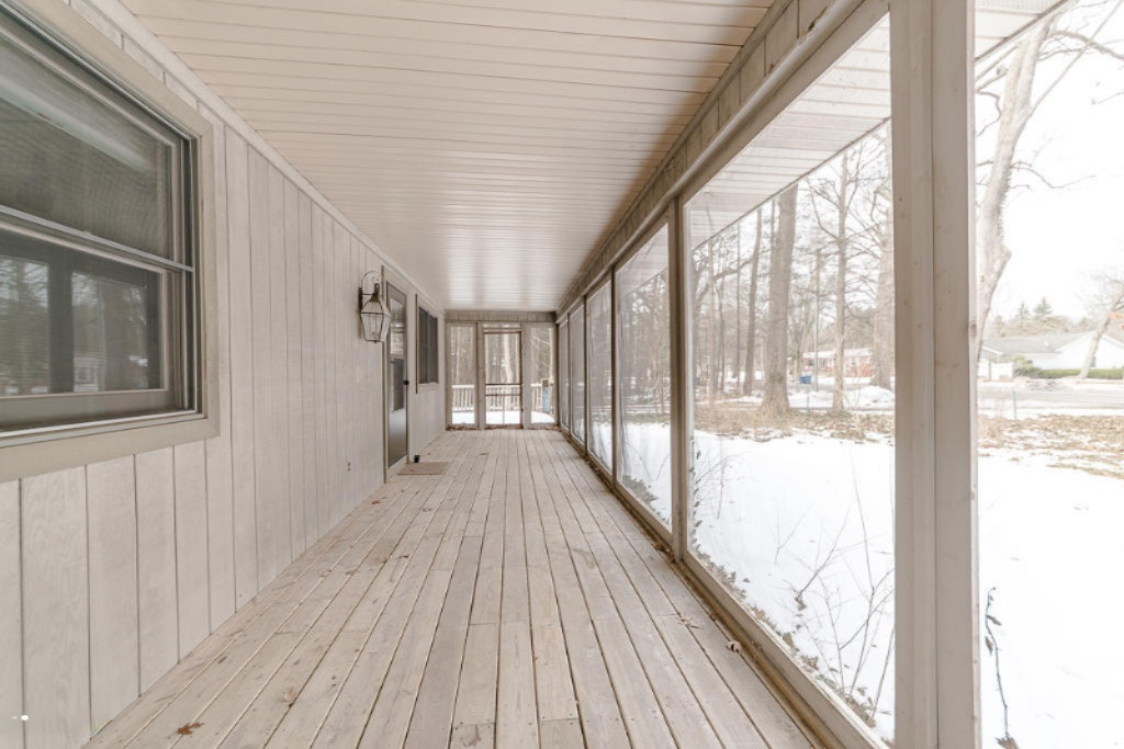 15320 Leonard Road Spring Lake, MI 49456 - Photo 2 of 14 15320Leonard11Lores
