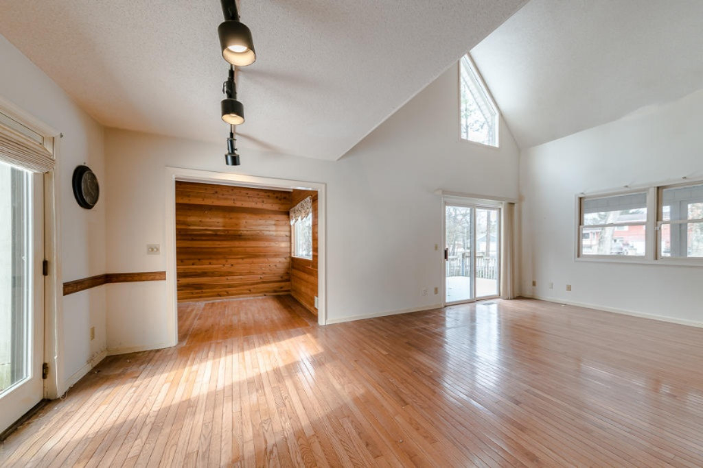 15320 Leonard Road Spring Lake, MI 49456 - Photo 6 of 14 15320Leonard05Lores