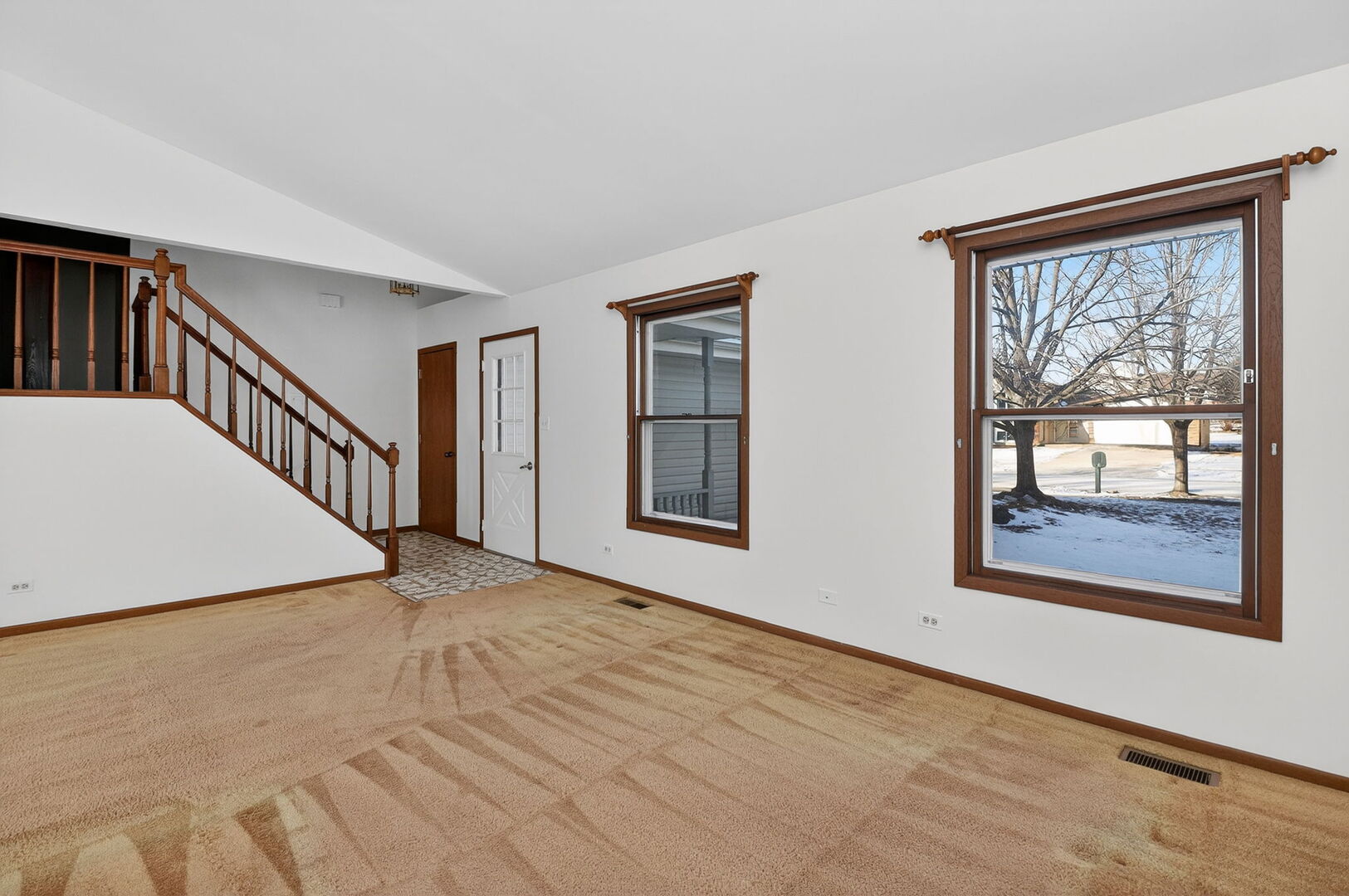 666 Devonshire Lane Wheaton, IL 60189 - Photo 3 of 25