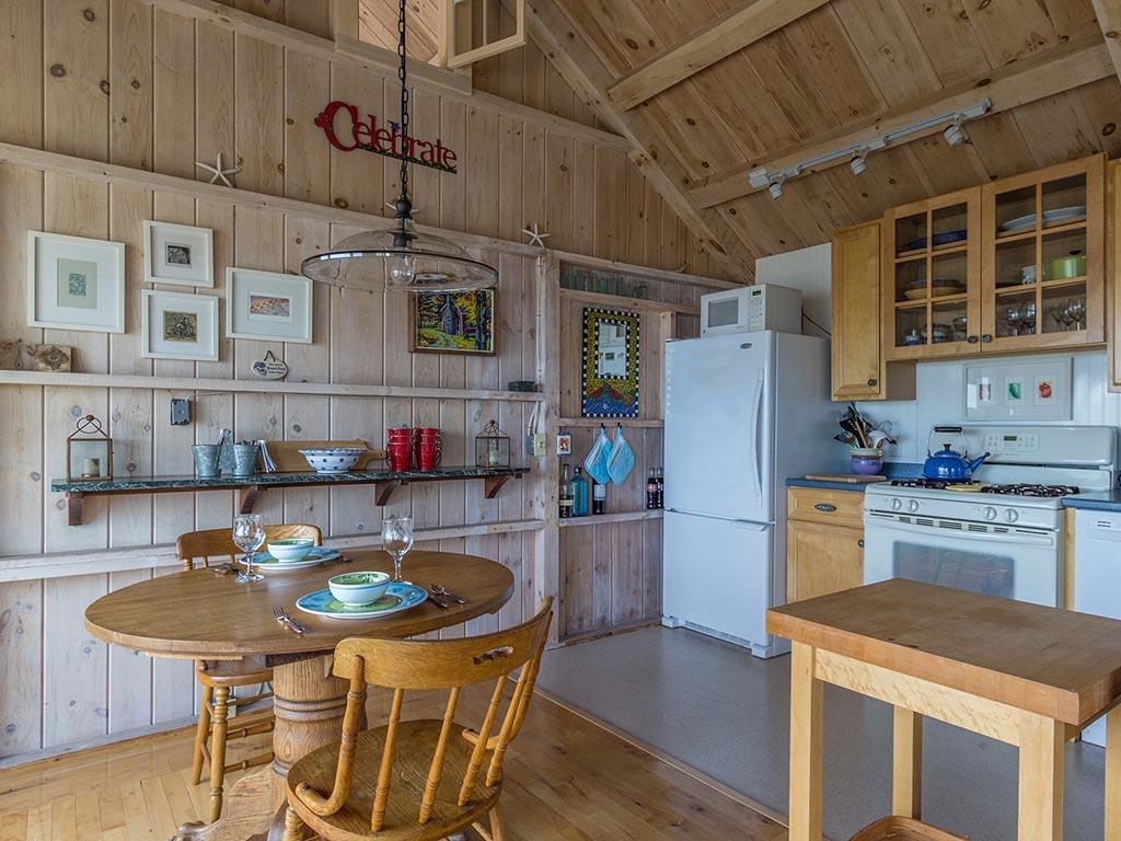 3 R-31A1A Round Pond, ME 04564 - Photo 5 of 14 Dining area.