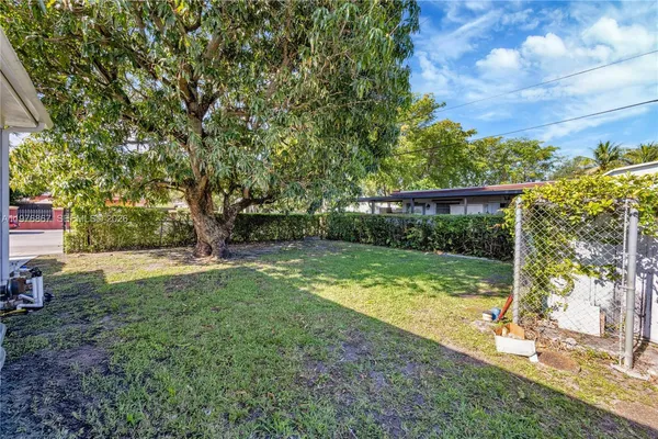 $3,250 | 150 Southwest 58th Avenue, Unit 150, Miami, FL 33144