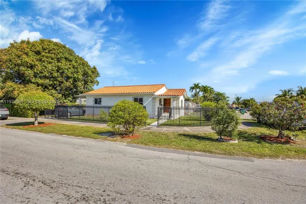 $3,250 | 150 Southwest 58th Avenue, Unit 150, Miami, FL 33144