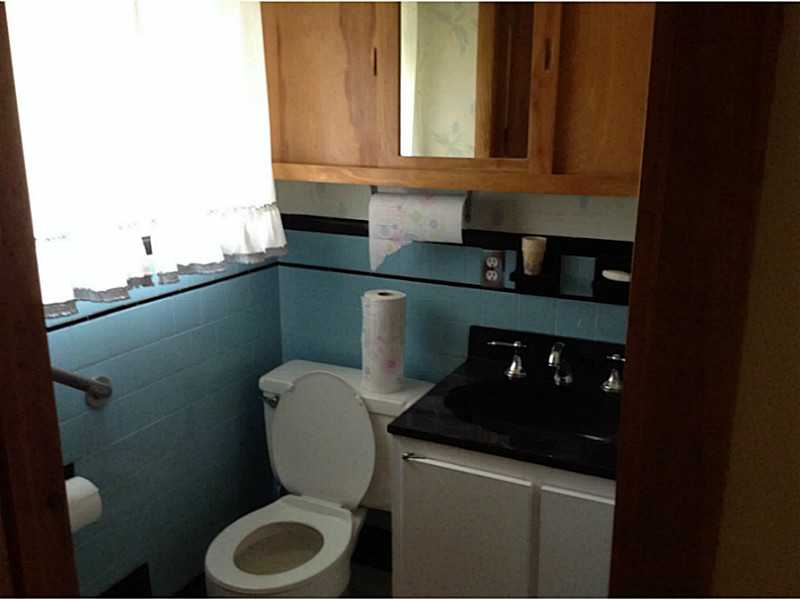 115 Rocky Hill Road Scituate, RI 02857 - Photo 10 of 16 Bathroom.