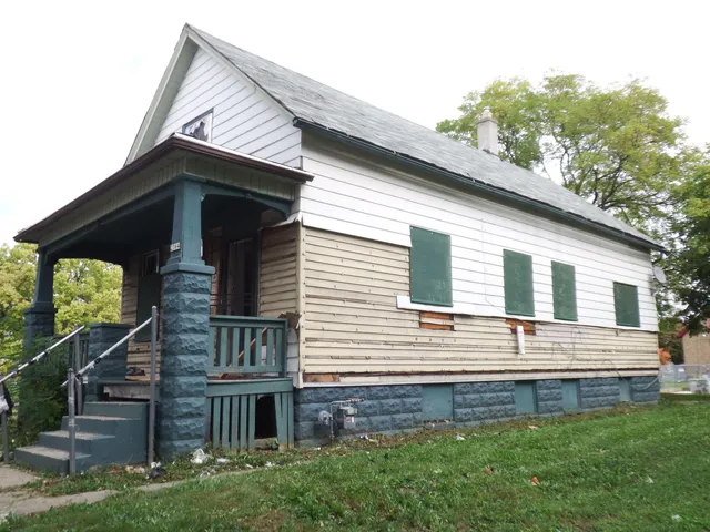 $15,700 | 2364 North 21st Street, Milwaukee, WI 53206