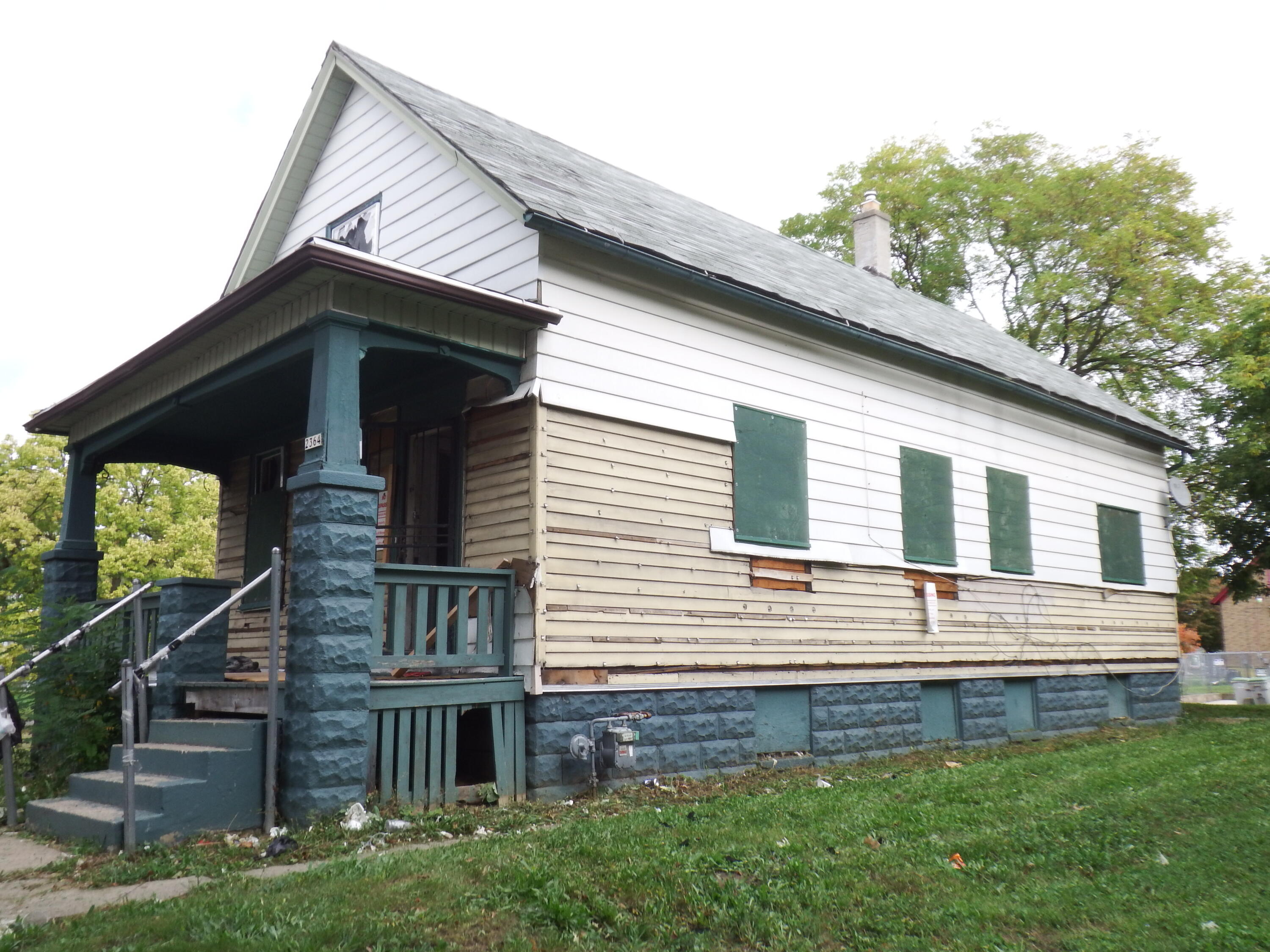 2364 North 21st Street Milwaukee, WI 53206 - Photo 2 of 10 side view