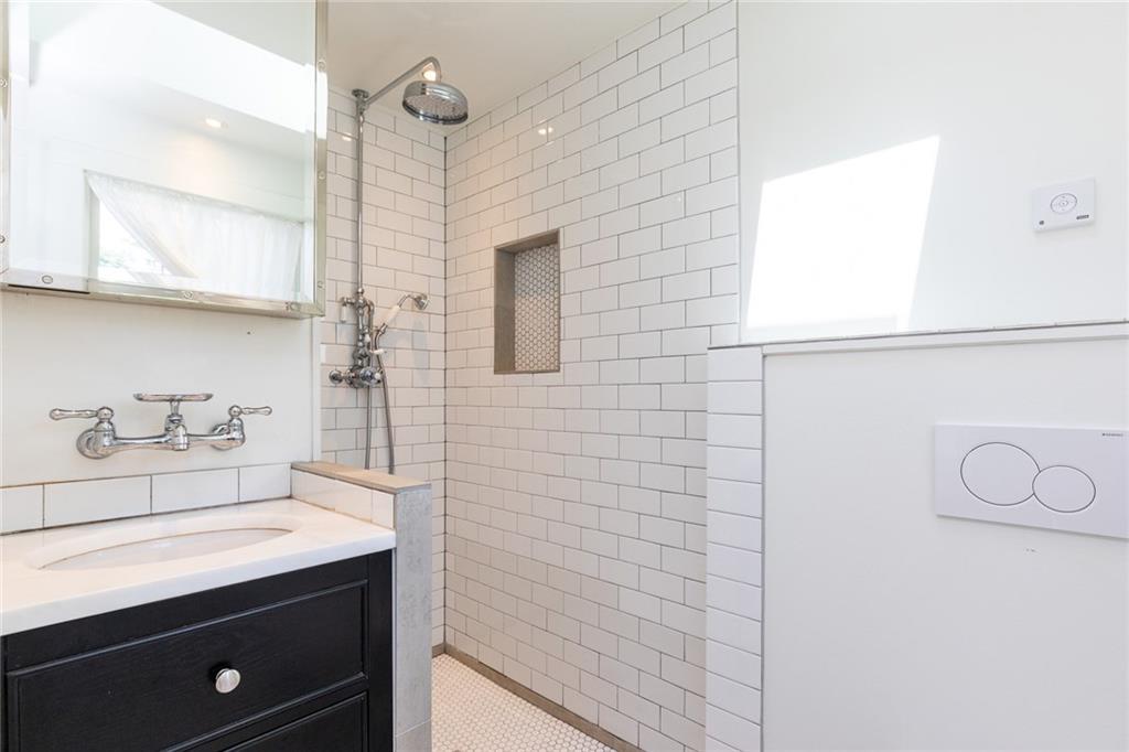 27 Captain Thomas Road Ogunquit, ME 03907 - Photo 21 of 35 Photo
