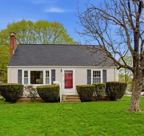 $489,000 | 36 Ideal Court, Warwick, RI 02818