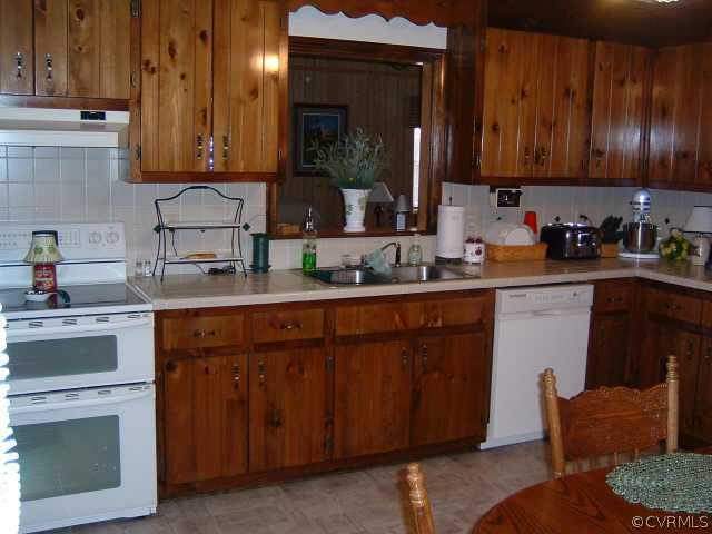 10125 Courthouse Road Dinwiddie, VA 23841 - Photo 5 of 6 Other - Kitchen