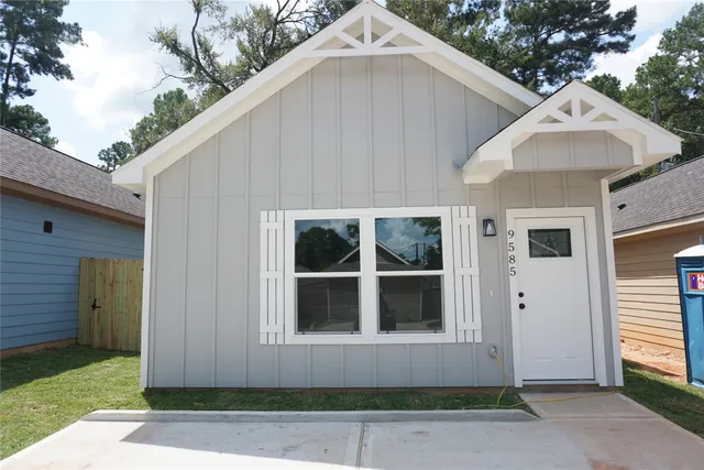 $1,450 | 9583 Darkwood Street, Willis, TX 77318