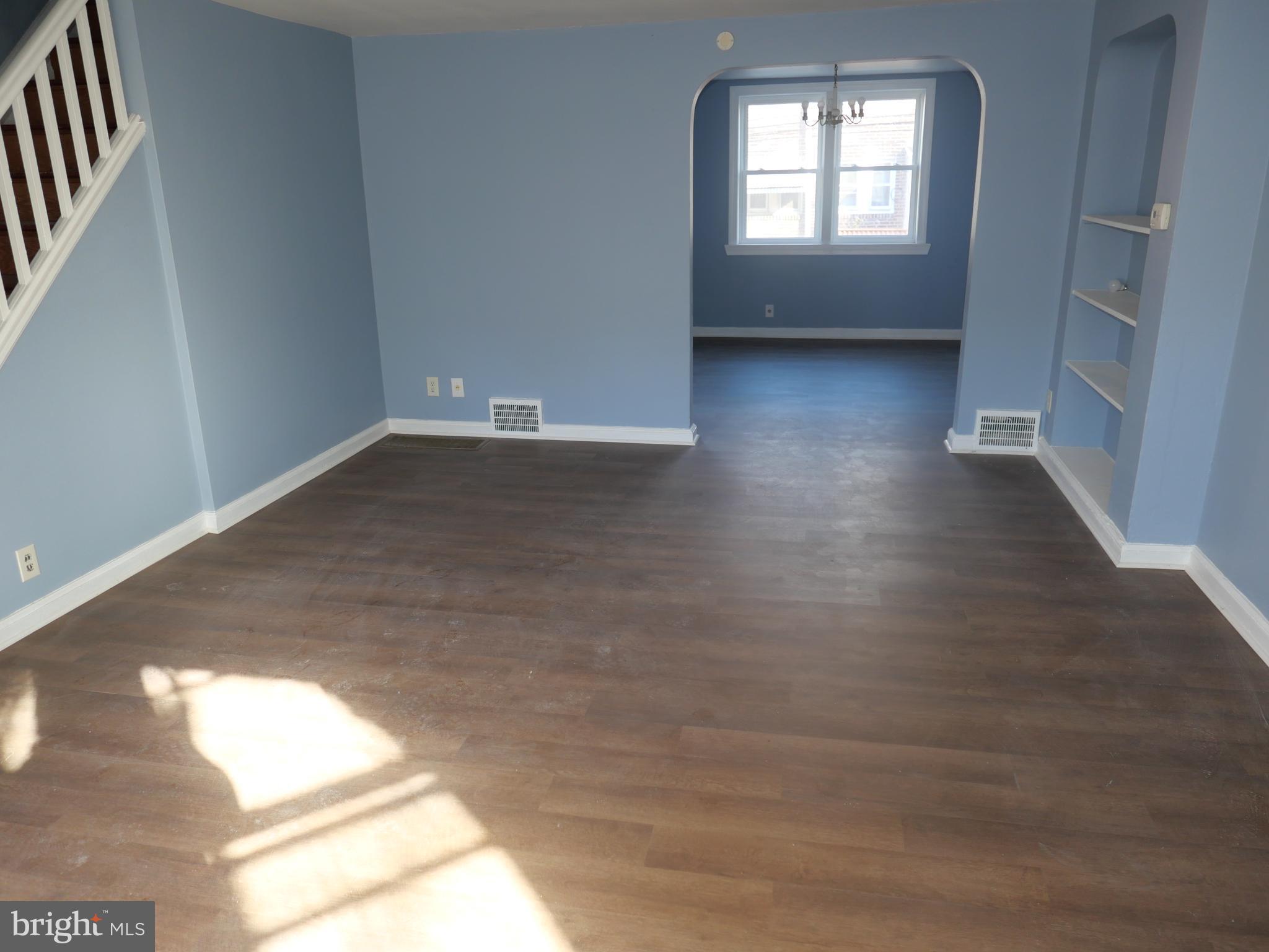 43 Springton Road Upper Darby, PA 19082 - Photo 5 of 23 Living Room