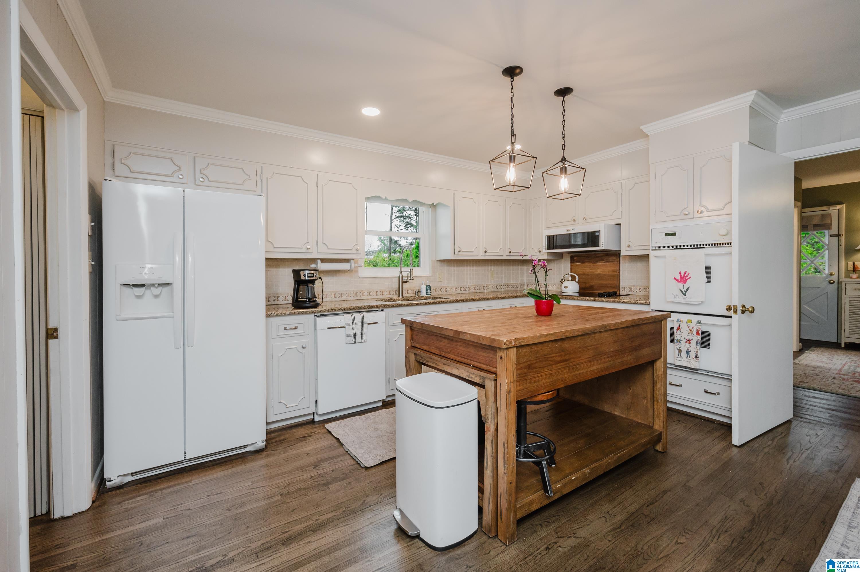 1609 Wellington View Road Birmingham, AL 35209 - Photo 8 of 51