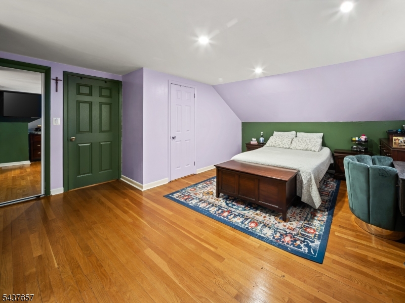 17 Ravine Court Clifton, NJ 07013 - Photo 30 of 46