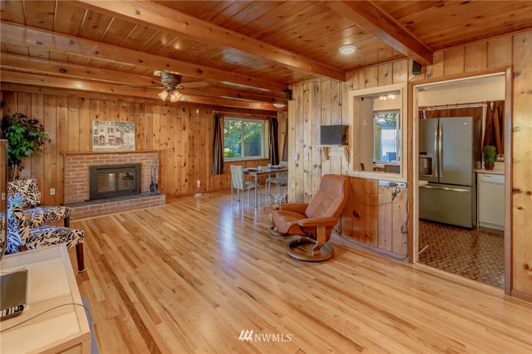 7123 South Sunnycrest Road Seattle, WA 98178 - Photo 8 of 25