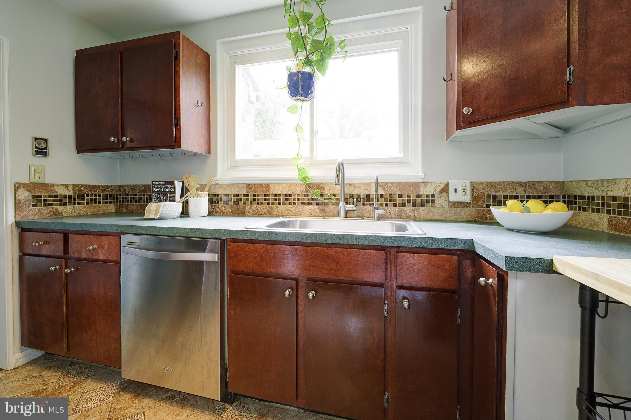 6 S Hillside Road Greenbelt, MD 20770 - Photo 16 of 39 Gallery Image 16