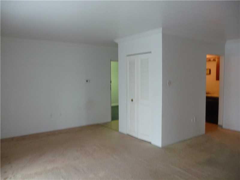 201 Coraopolis Road, Unit 14 Coraopolis, PA 15108 - Photo 13 of 13 Living Room.