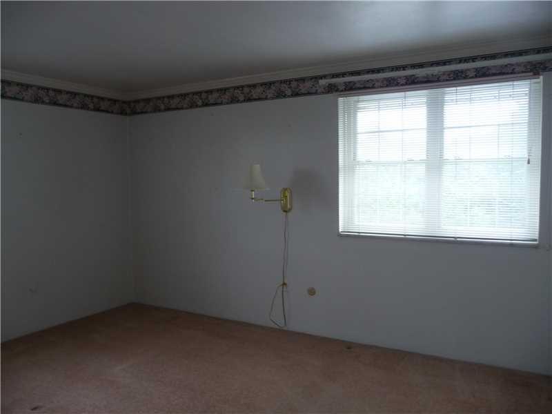201 Coraopolis Road, Unit 14 Coraopolis, PA 15108 - Photo 10 of 13 Bedroom.
