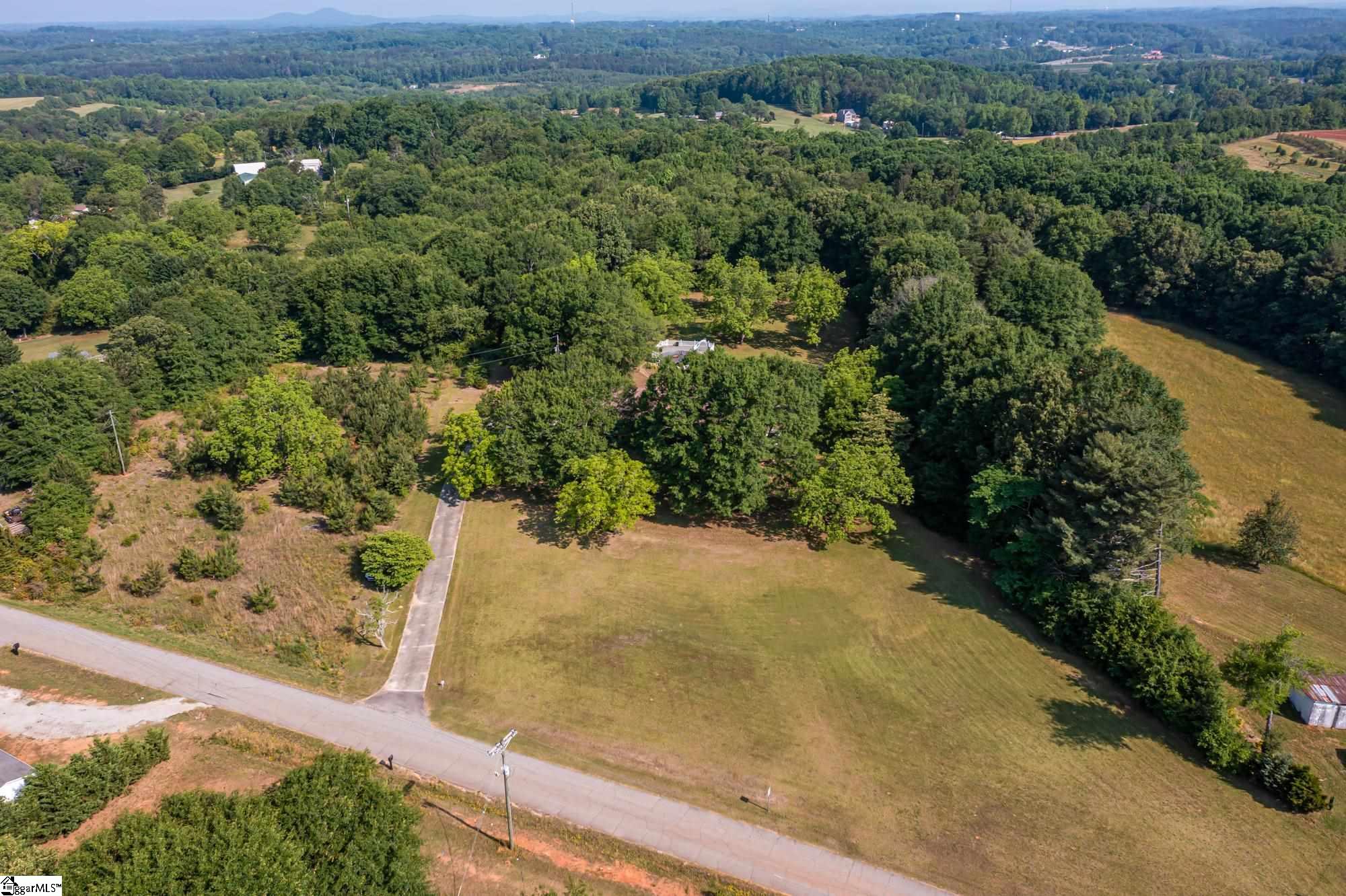 529 Cassell Road Liberty, SC 29657 - Photo 2 of 32