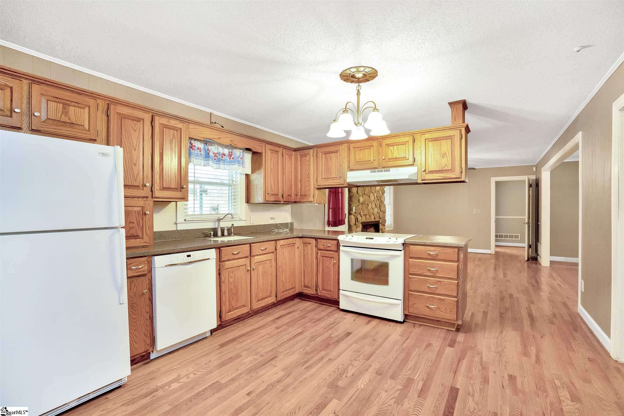 529 Cassell Road Liberty, SC 29657 - Photo 15 of 32