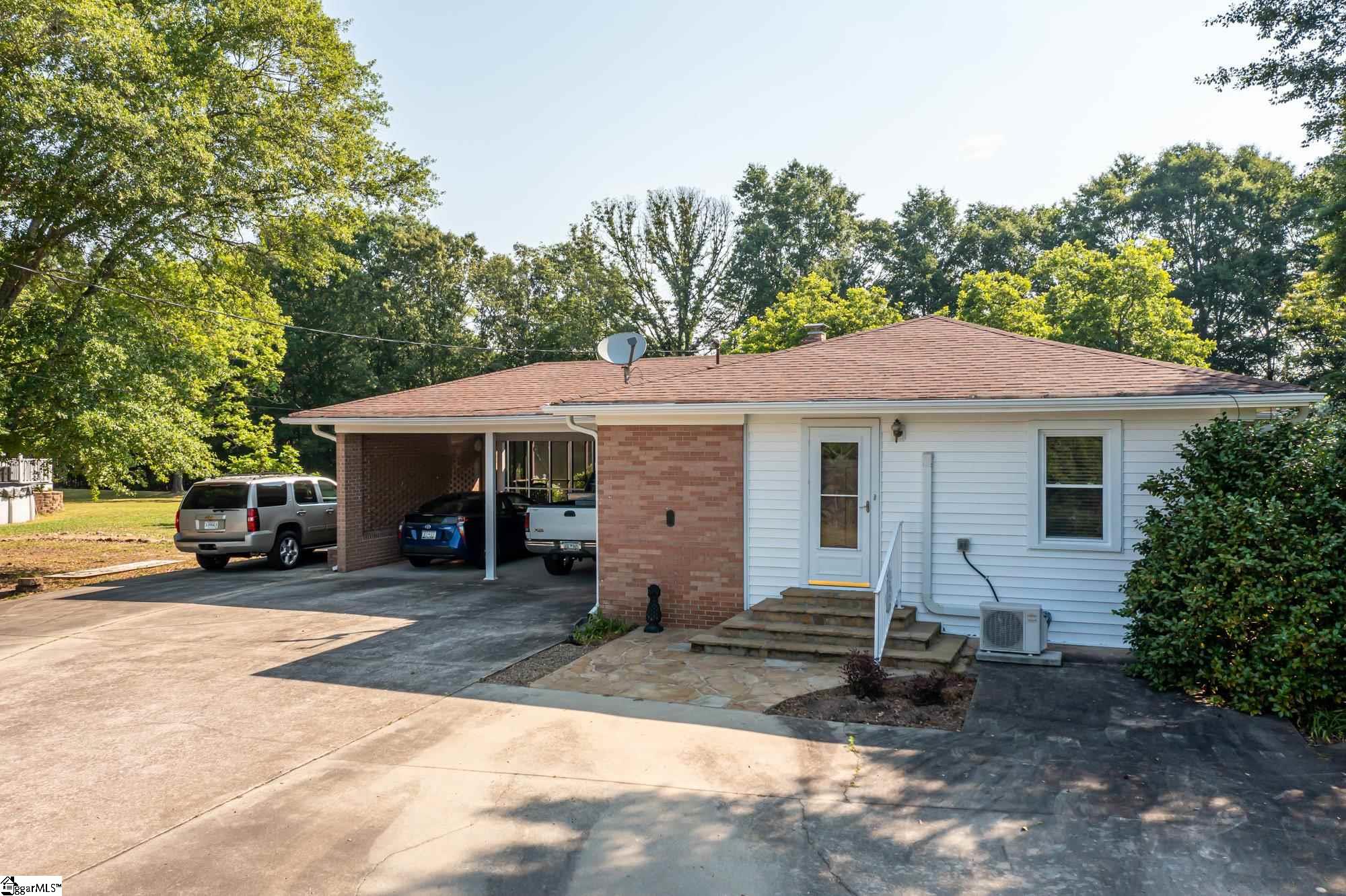529 Cassell Road Liberty, SC 29657 - Photo 3 of 32