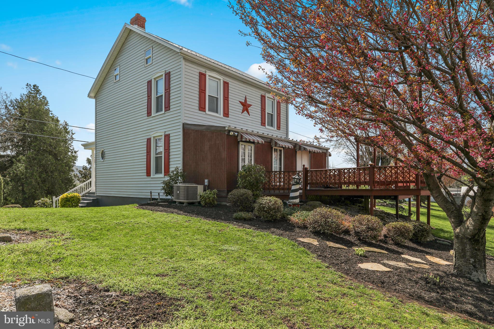 14306 Barkdoll Road Smithsburg, MD 21783 - Photo 6 of 55 Enclosed back porch.