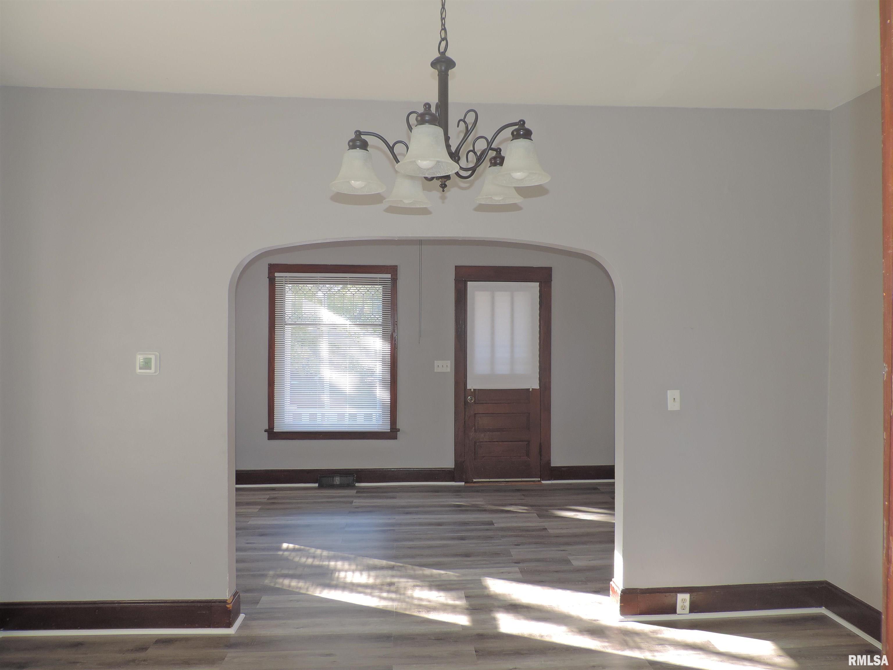 229 14th Avenue Moline, IL 61265 - Photo 3 of 18