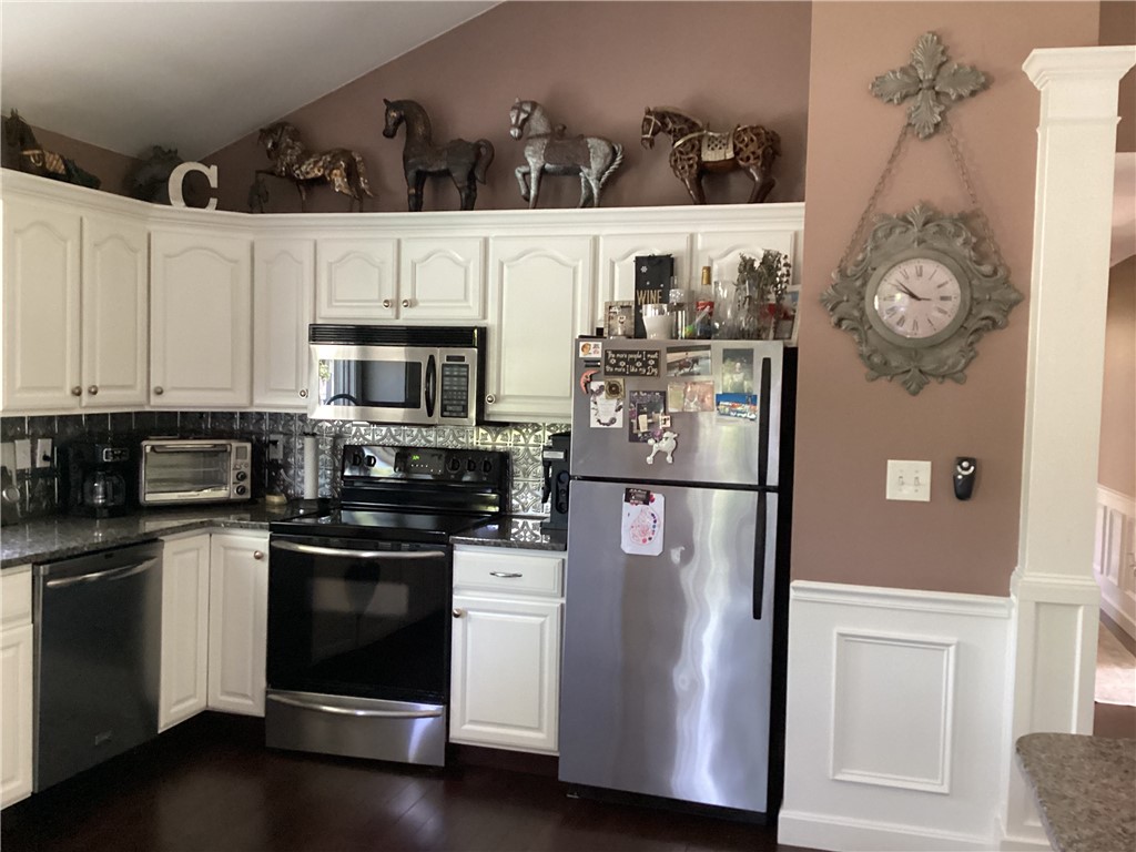 7 Taylor Road Johnston, RI 02919 - Photo 11 of 49