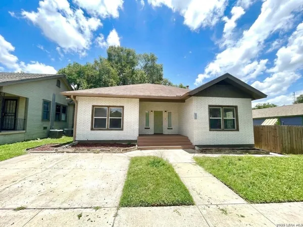 $2,450 | 628 West Magnolia Avenue, San Antonio, TX 78212