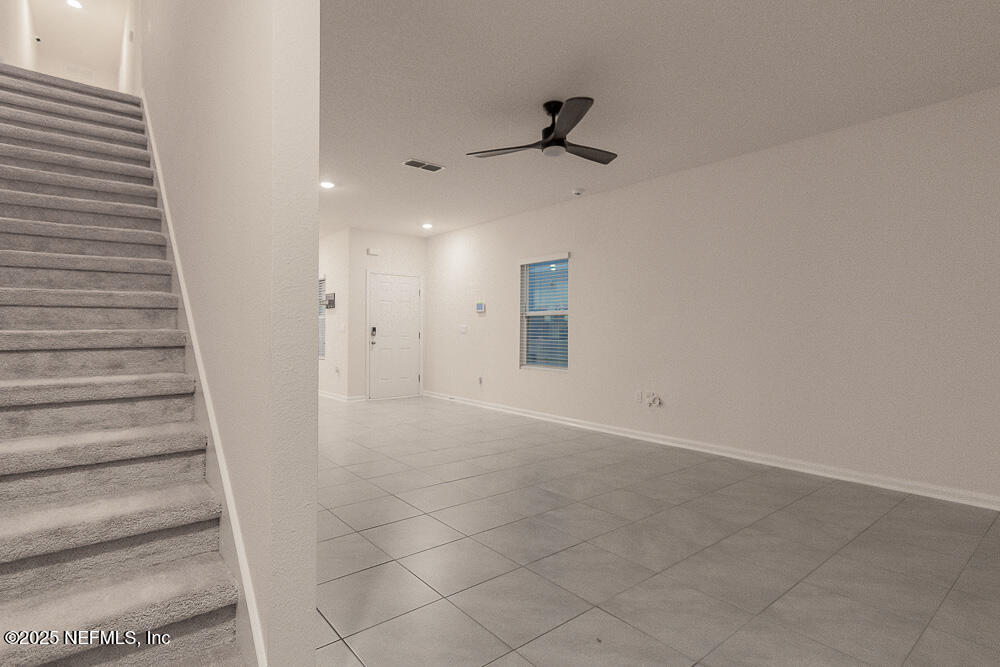 957 Observatory Parkway Jacksonville, FL 32218 - Photo 3 of 27 a view of an empty room with a window