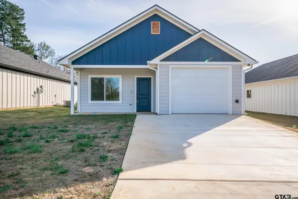 $229,900 | 390 Alexander Street, Kilgore, TX 75662