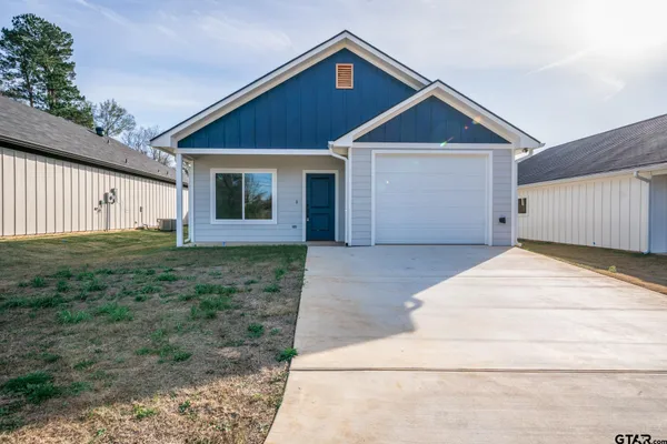 $229,900 | 390 Alexander Street, Kilgore, TX 75662