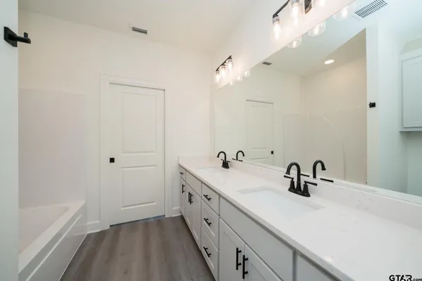 $229,900 | 390 Alexander Street, Kilgore, TX 75662