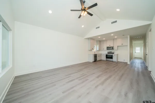 $229,900 | 390 Alexander Street, Kilgore, TX 75662