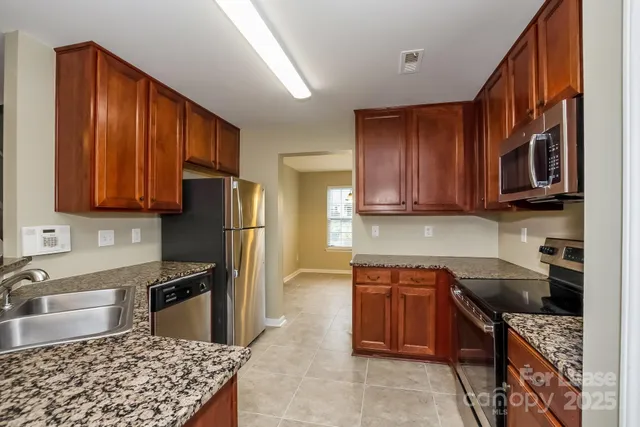 $2,105 | 1934 Summit Ridge Lane, Kannapolis, NC 28083