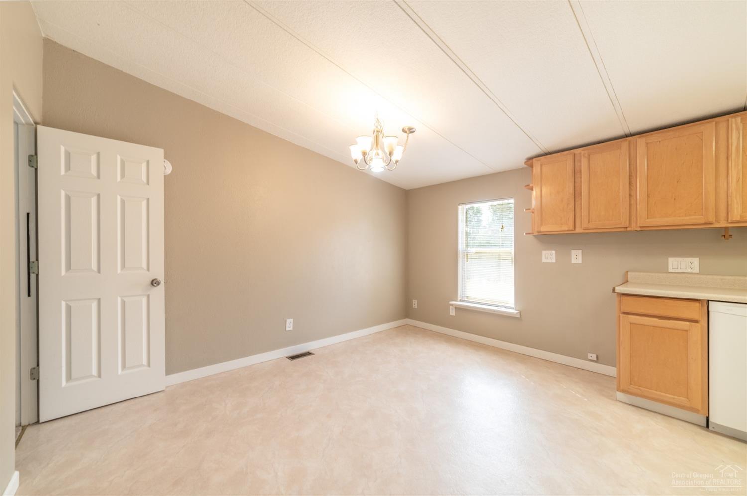 17387 Kent Road Sisters, OR 97759 - Photo 11 of 25 Additional Photo