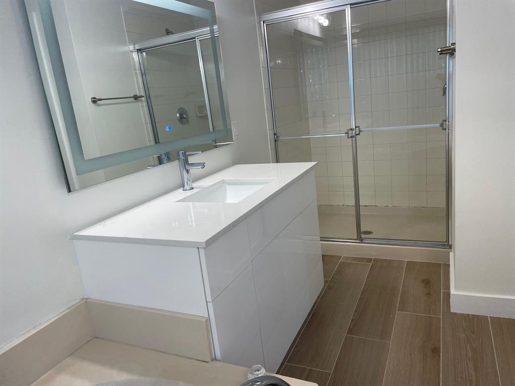 12472 Southwest 44th Court Miramar, FL 33027 - Photo 15 of 38