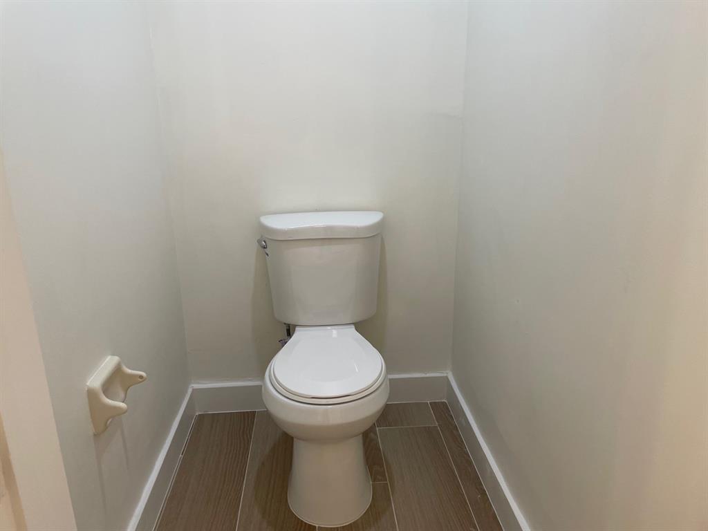 12472 Southwest 44th Court Miramar, FL 33027 - Photo 23 of 38