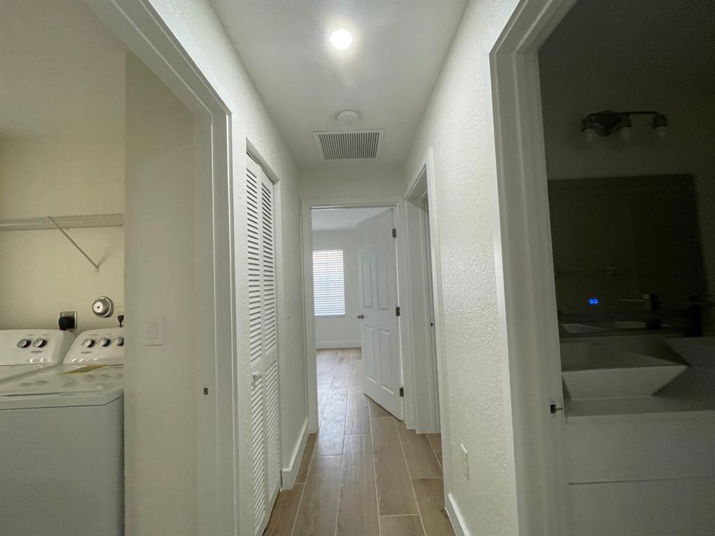 12472 Southwest 44th Court Miramar, FL 33027 - Photo 27 of 38