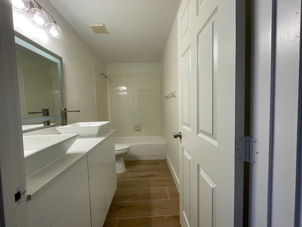 12472 Southwest 44th Court Miramar, FL 33027 - Photo 33 of 38