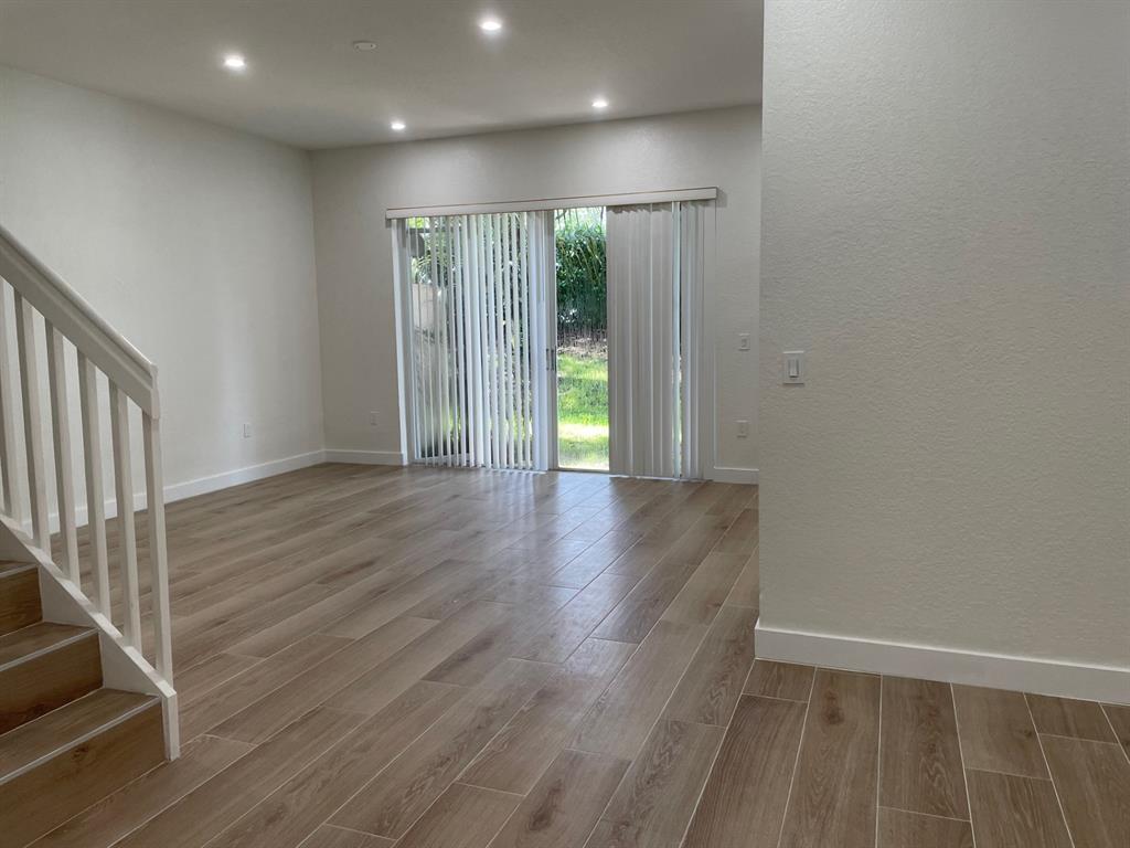 12472 Southwest 44th Court Miramar, FL 33027 - Photo 5 of 38